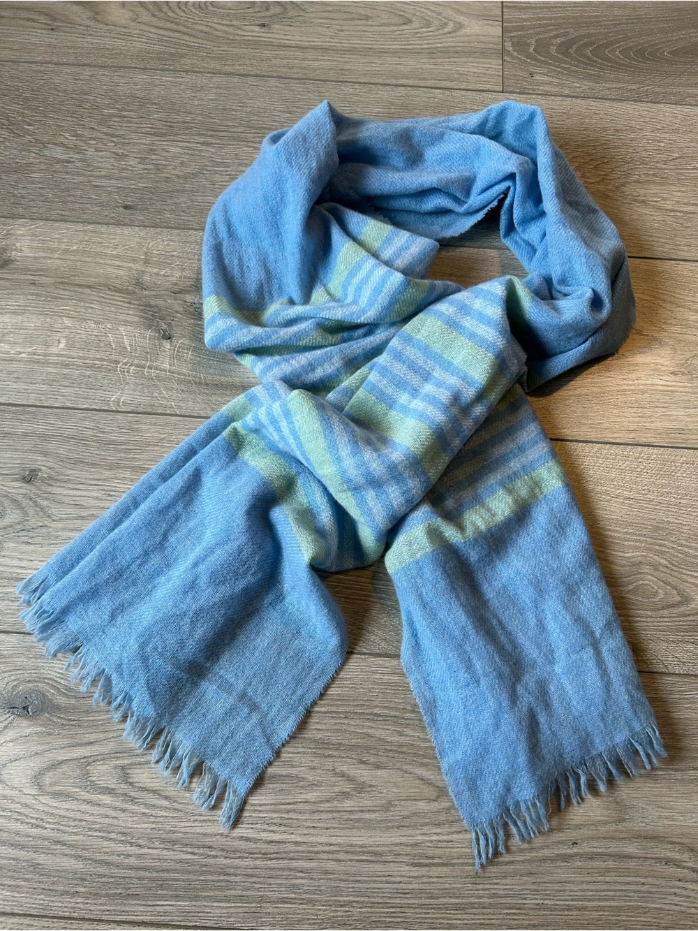 Vineyard Vines 100% Cashmere Oblong Striped scarf